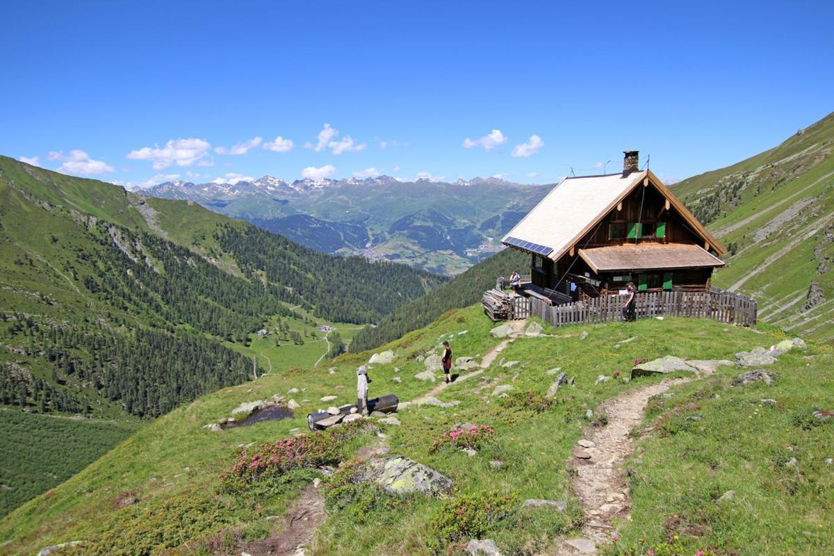 ריד אים אוברינטל Haus Tirol Appartements מראה חיצוני תמונה